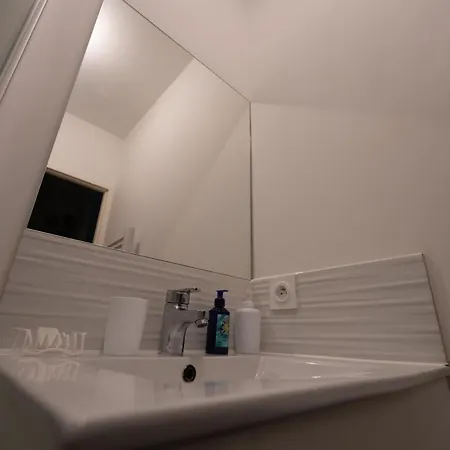 Apartment Le Petit Brienne - Centre-ville Aeroport Tbs *